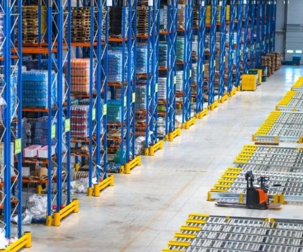 imgi_63_distribution-warehouse-building-interior-large-storage-area-with-goods-shelf-1-scaled